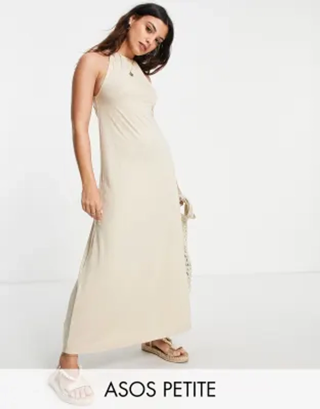 ASOS DESIGN Petite - Robe longue à col froncé et dos ouvert - Taupe | ASOS