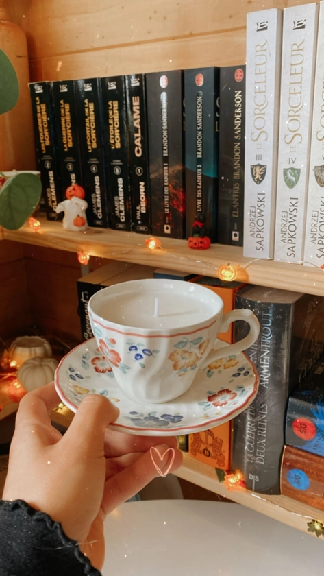 Bougies tasses - Parfums d'Automne (plusieurs modèles de tasses) - Once Upon A Book - Votre box livresque