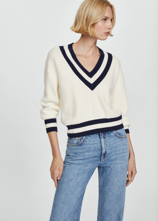 Contrasting V-neck sweater