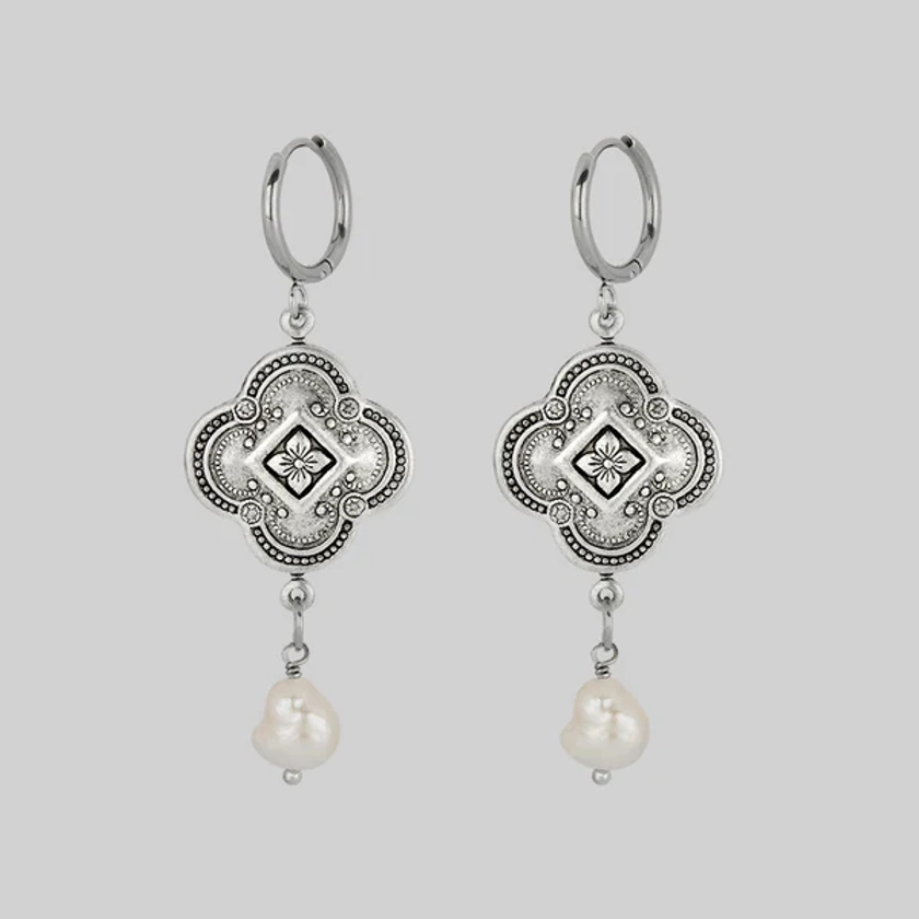 REALM. Quatrefoil Pearl Hoop Earrings - Silver