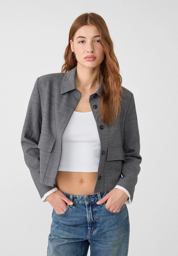 Blouson habillé court avec poignets contrastants - Mode femme | Stradivarius France