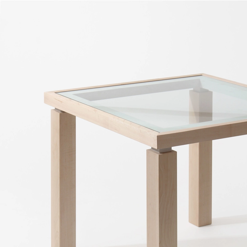 square table : studio peas