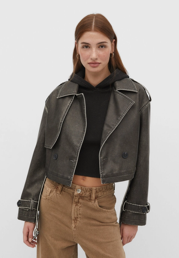 Faded cropped faux leather trench coat - Women's fashion | Stradivarius United Kingdom