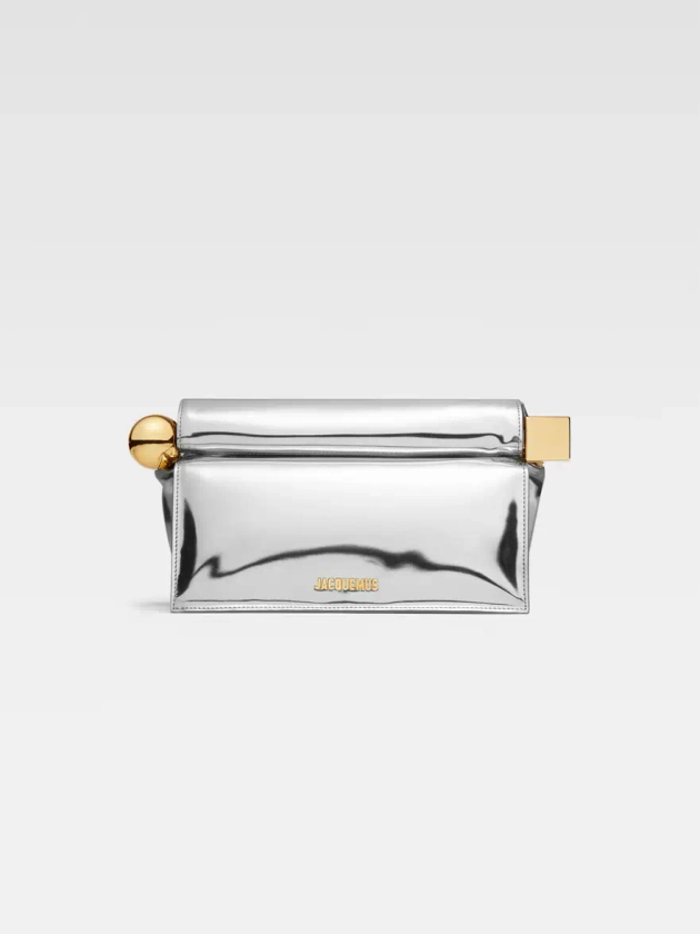 The Rond Carré clutch