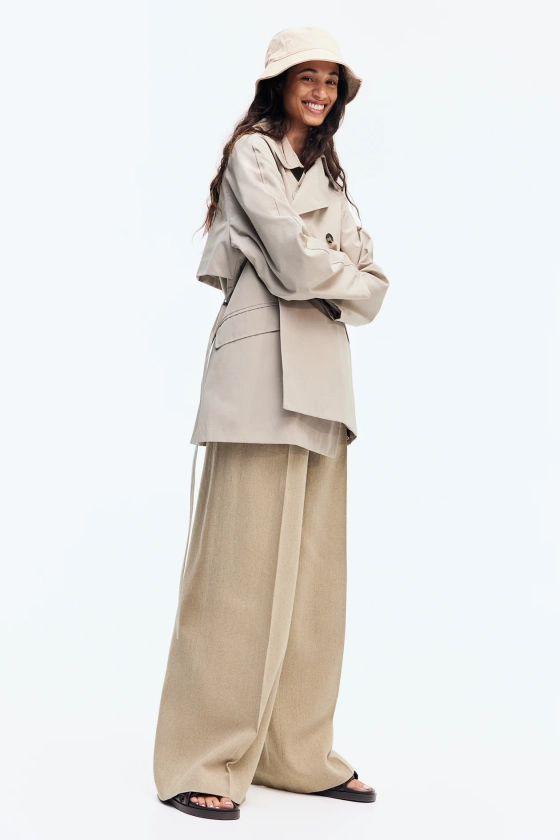 Short trench coat - Long sleeve - Regular length - Light beige - Ladies | H&M GB