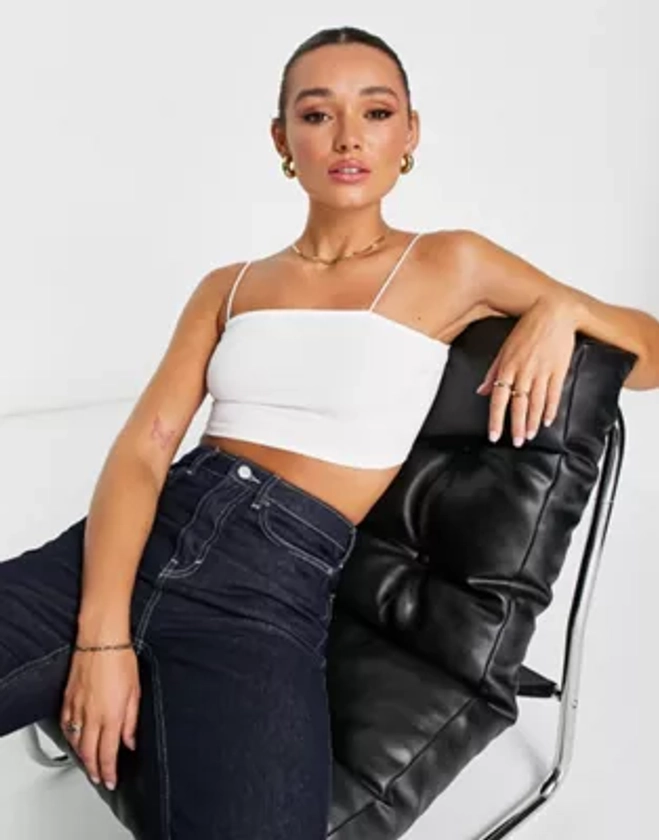 ASOS DESIGN - Ultimate - Crop top bandeau à bretelles fines - Blanc