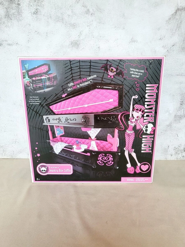 Monster High Draculaura Coffin Bed/Jewellery box Playset