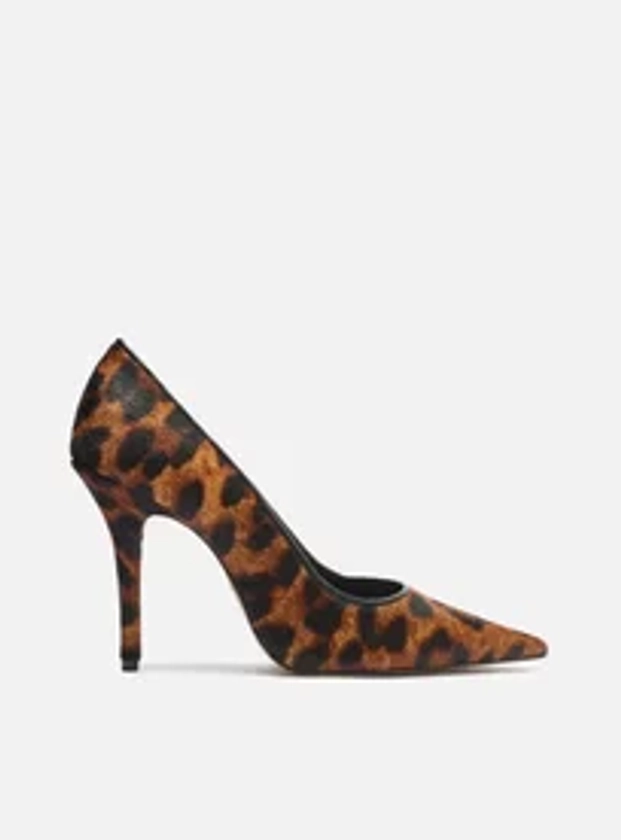 Scarpin Animal Print Salto Fino Bico Fino