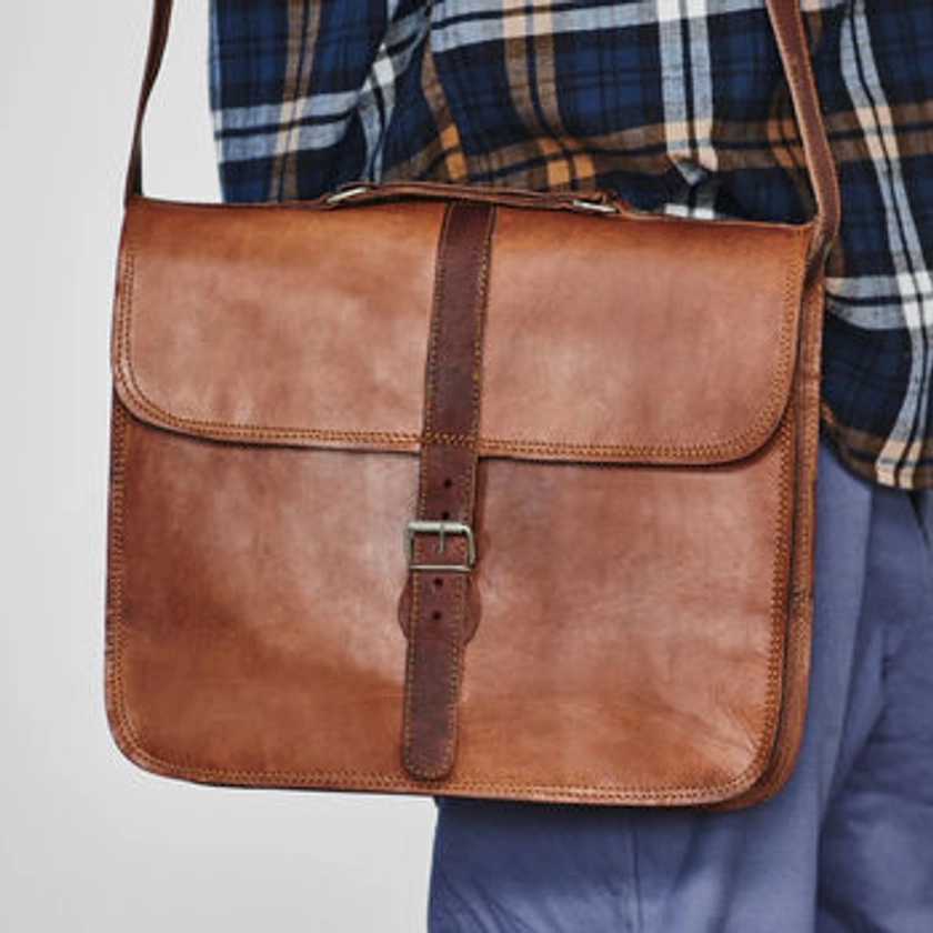 Fable Nina Messenger Bag