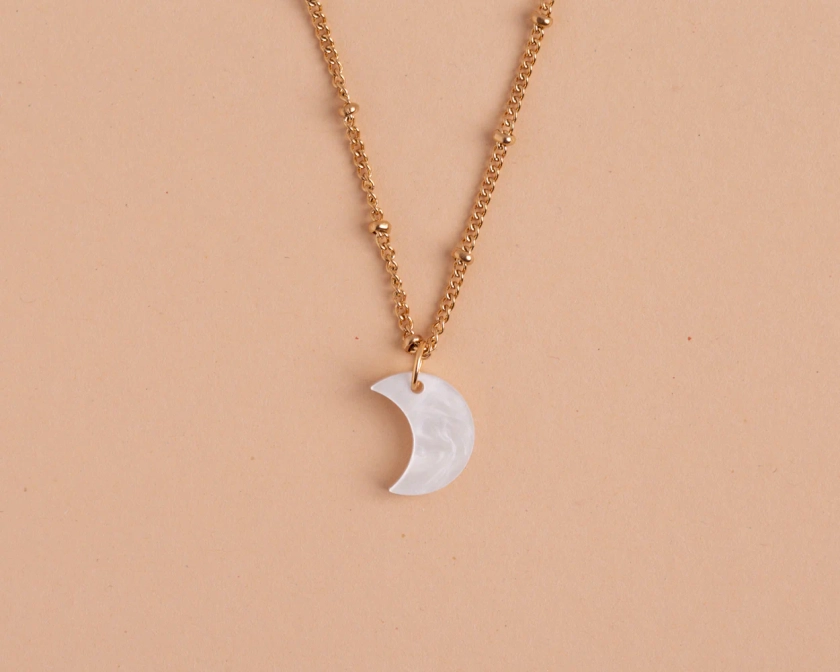 Necklace with crescent moon - Winter Collection