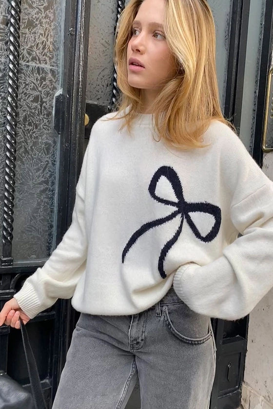 Bow sweater