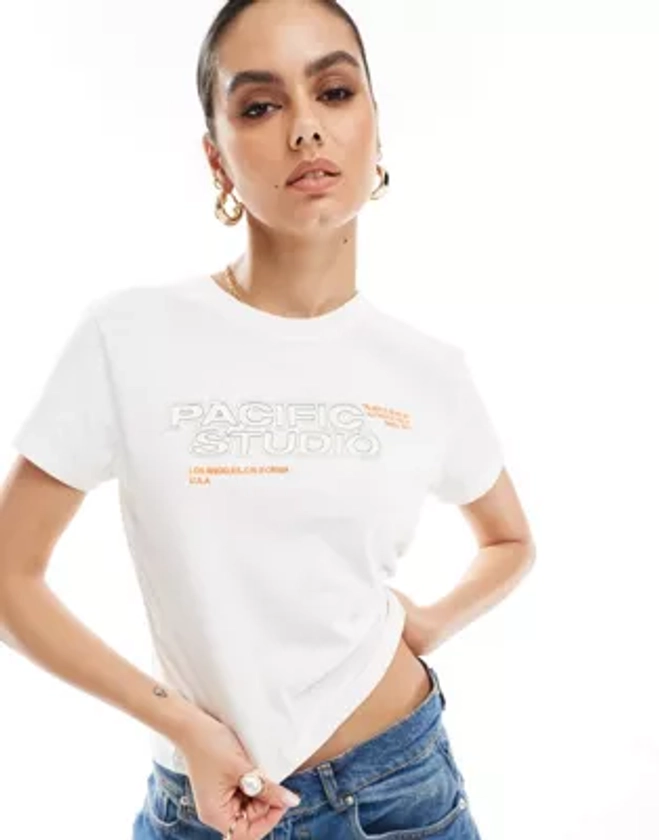 Pull&Bear tonal graphic tee in off white | ASOS