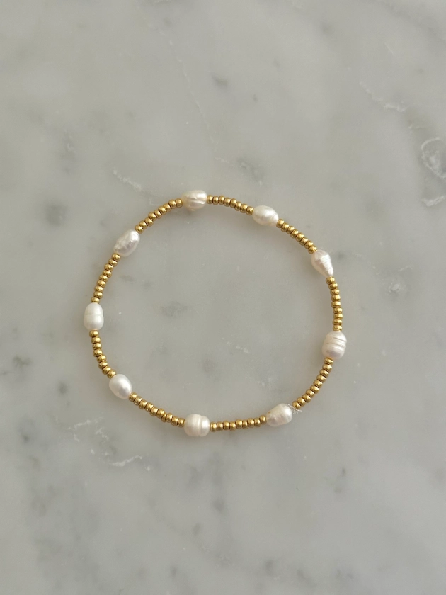 simple freshwater pearls stacking bracelet