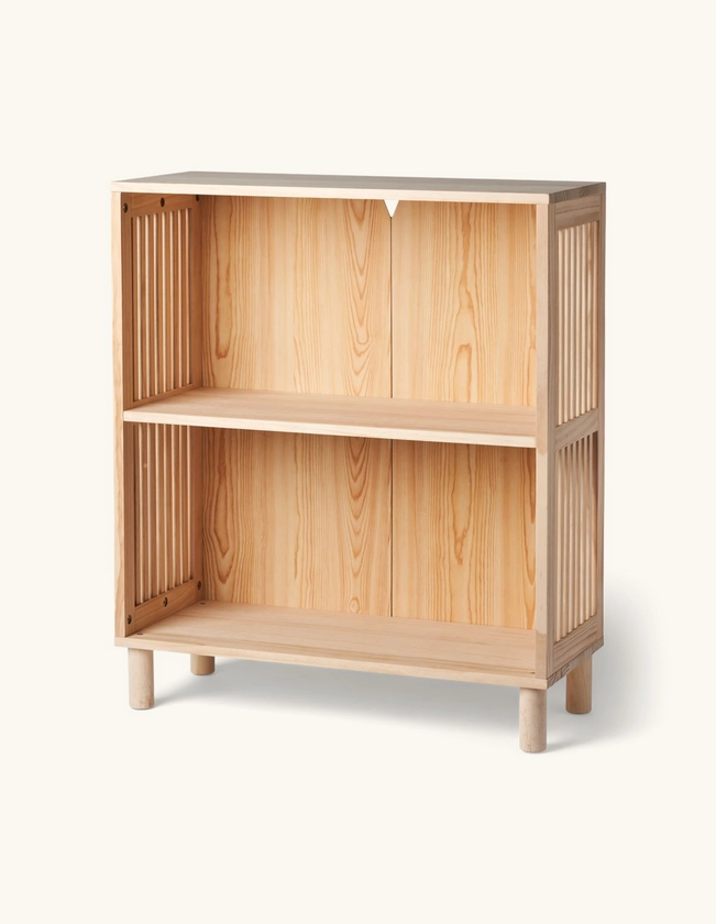 Bibliothèque | Bois de pin. 70 x 29 x 81,5 cm. | Søstrene Grene