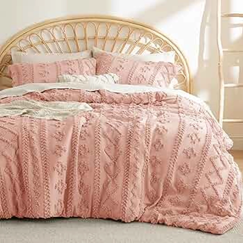 Bedsure Tufted Boho Comforter Set Queen Size - Pink Boho Bedding Comforter Set, 3 Pieces Farmhouse Shabby Chic Embroidery Bed Set, Gifts for Woman, Soft Jacquard Comforter for All Seasons