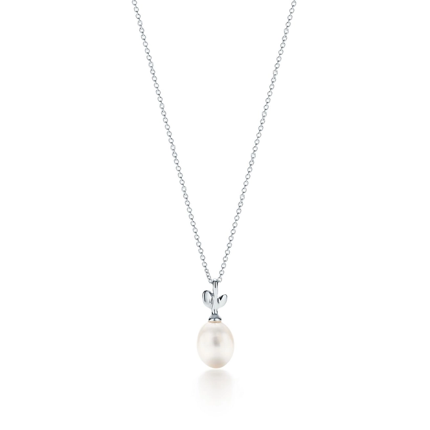 Paloma Picasso®Olive Leaf Pearl Pendant