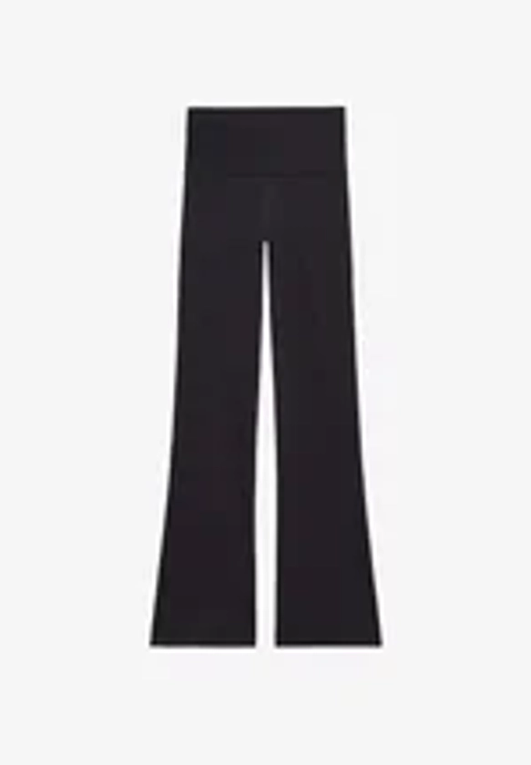 HIGH-RISE COMFORT FLARE - Pantalon classique - black