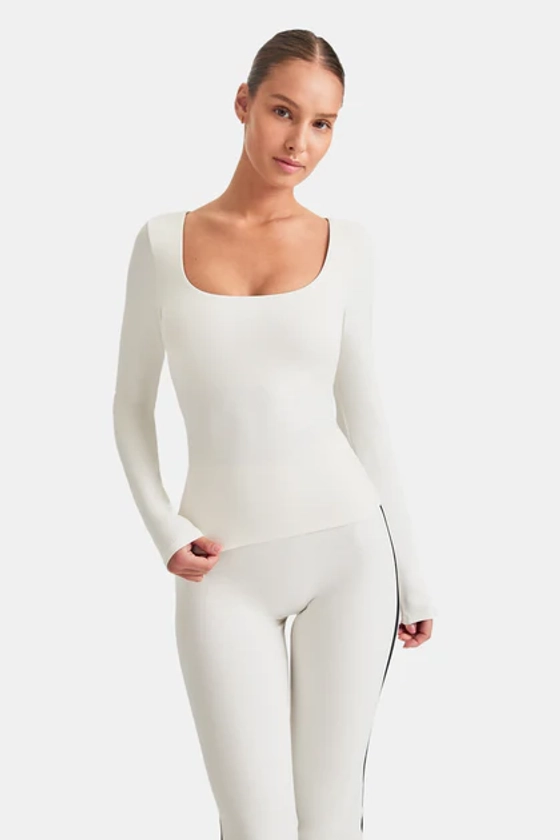 DAYFLEX BUILT-IN SUPPORT SCOOP NECK LONG SLEEVE TOP - IVORY