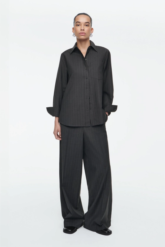 REGULAR PINSTRIPED WOOL WIDE-LEG TROUSERS - DARK GREY / PINSTRIPED