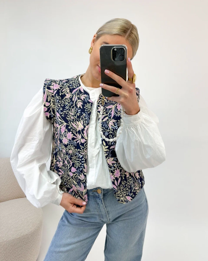 Indi Gilet Flower