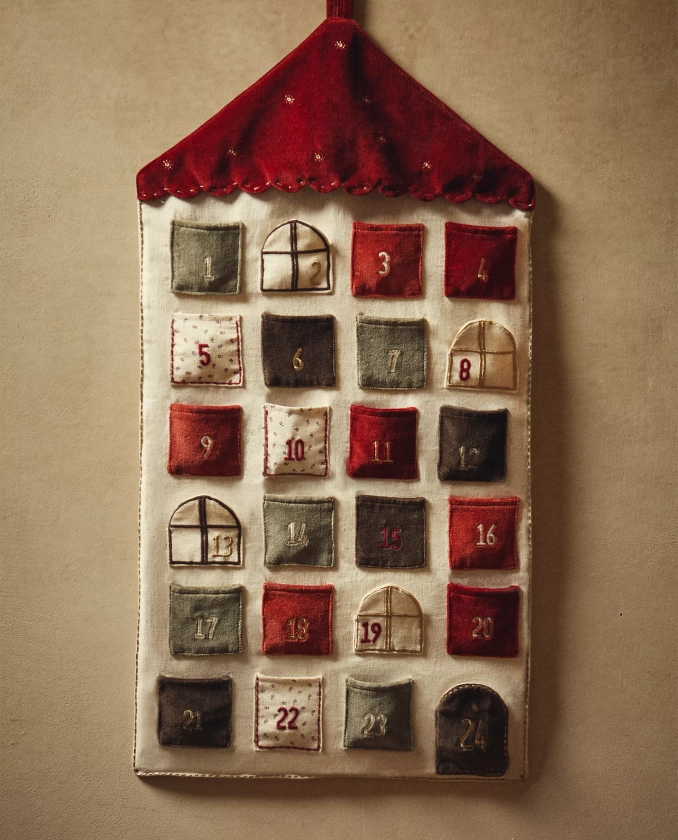 CHRISTMAS HOUSE ADVENT CALENDAR