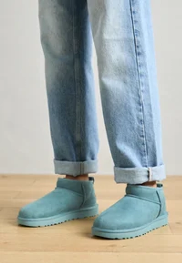 UGG CLASSIC ULTRA MINI - Boots à talons - deep ice/turquoise - ZALANDO.FR