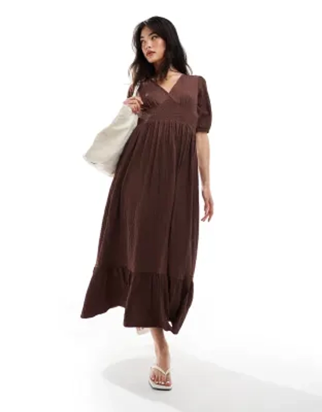 Wednesday's Girl - Robe longueur mollet à col V en lin avec manches bouffantes - Marron chocolat | ASOS