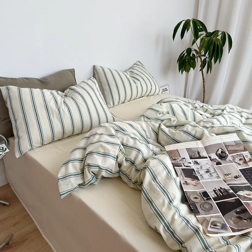 Minimal Stripe Bedding Set / Green
