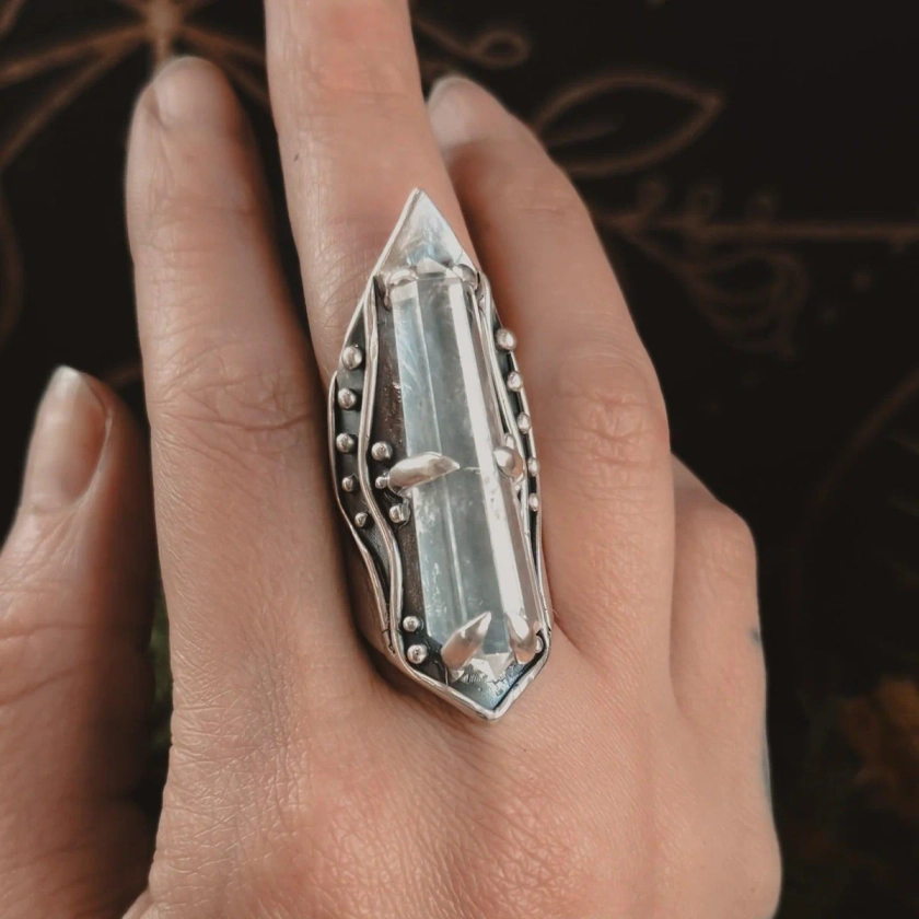 Guinevere Amplifier Ring // Quartz