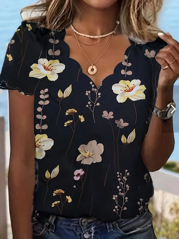 Floral Print Scallop Trim Blouse, Casual Short Sleeve V Neck Blouse For Spring &amp; Summer, Women&#39;s Clothing