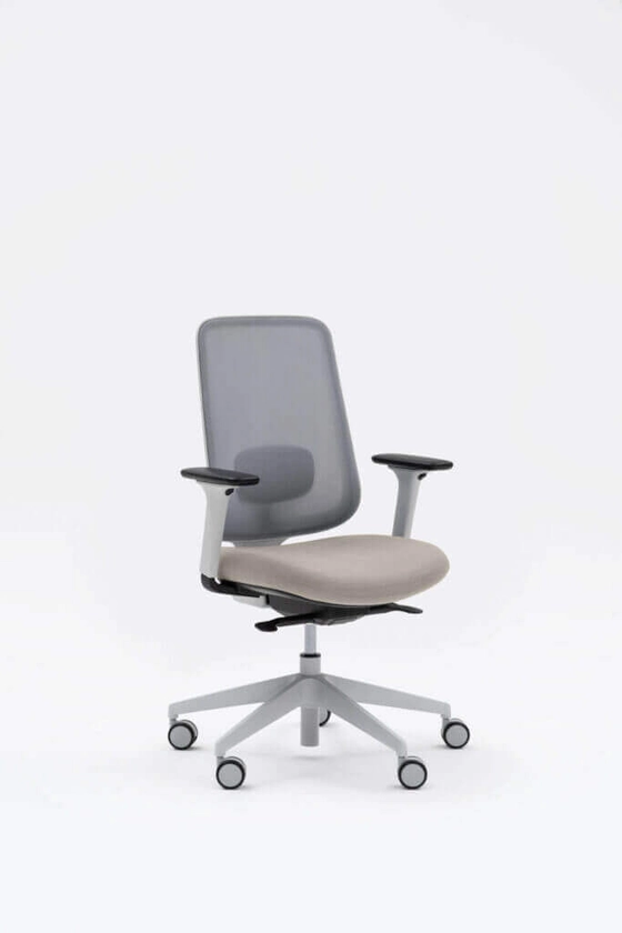 Task One Grey Office Chair - With Arms & Cedar Seat - Slouch