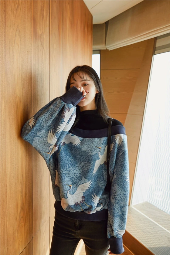 Women's Crane Pattern Turtleneck Sweatshirt