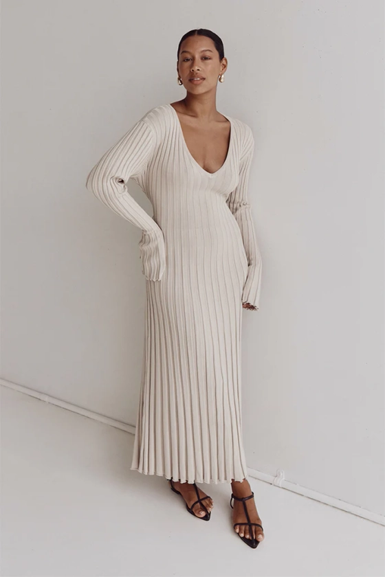 REIGN STONE SLEEVED KNIT MIDI DRESS