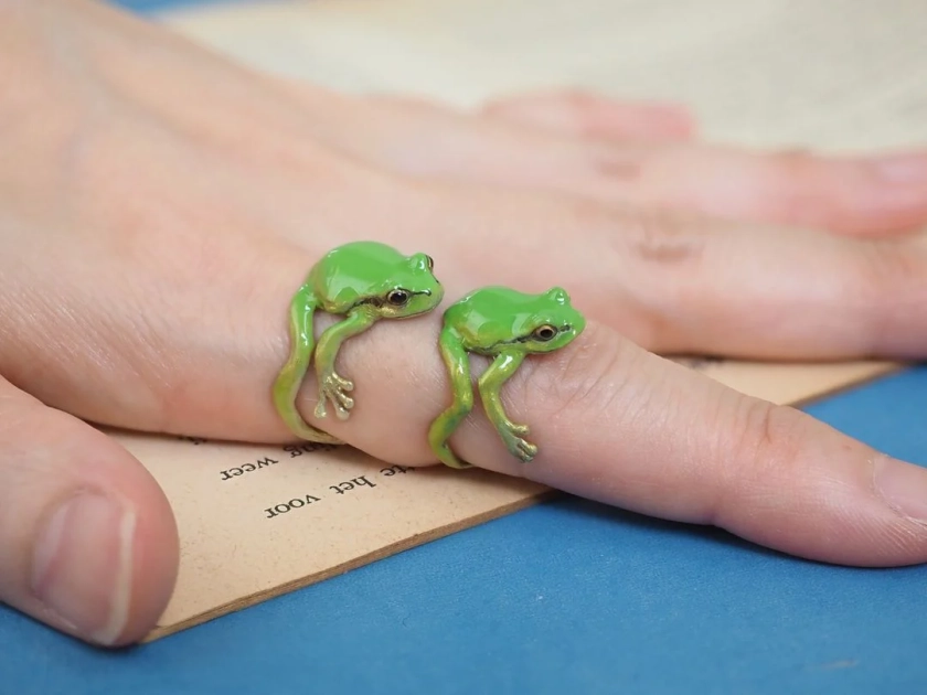 Latest-tree Frog Ring & Earrings - Green ring