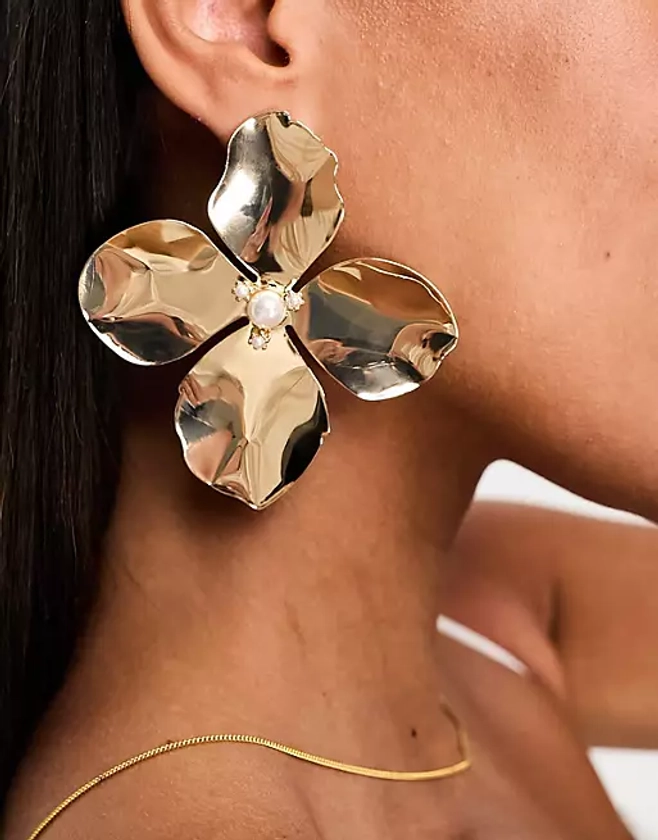 ASOS DESIGN - Puces d'oreilles à détail fleur oversize - Doré