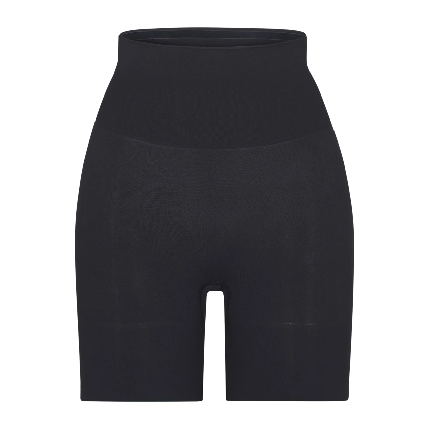 SEAMLESS SCULPT BUTT LIFTING SHORT | ONYX