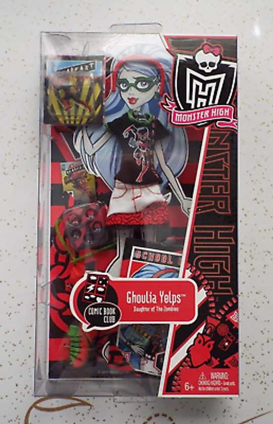 Monster High GHOULIA YELPS Comic Book Club 2011 Fashion Pack BNIB NRFB RARE