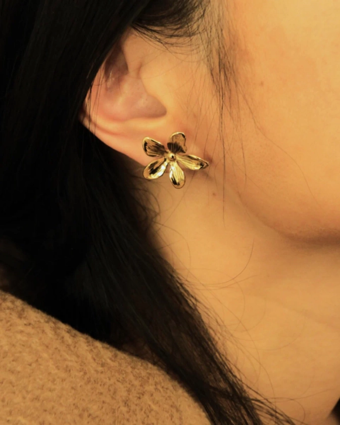 Leila | Boucles d'oreilles fleurs en acier inoxydable