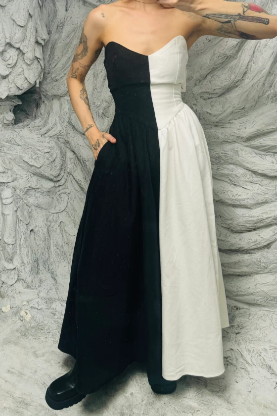 SAMPLE #119 - S Two Toned Gown