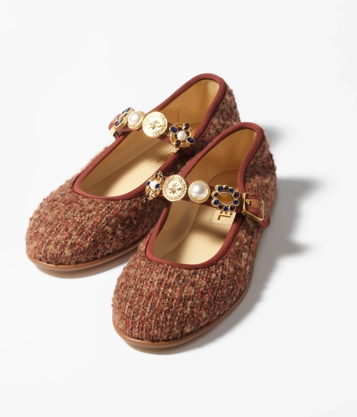 Mary janes - Tweed de laine, perles d'imitation & métal, marron, rouge & bleu foncé — Mode | CHANEL