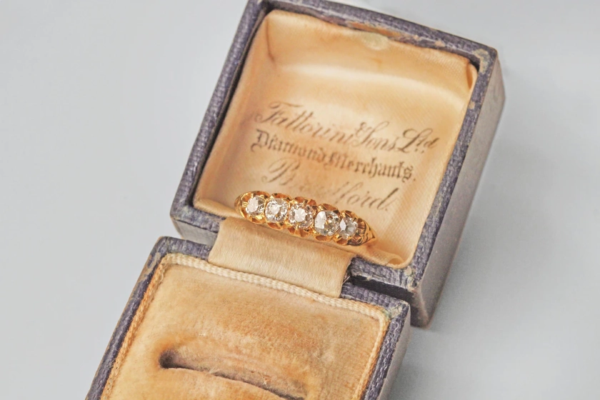 Antique georgian old cut diamond ring, in 18 carat gold