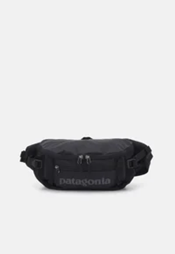 BLACK HOLE WAIST PACK 5L - Marsupio - black