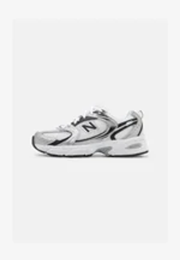 New Balance MR530 UNISEX - Sneakers basse - white/silver/black/bianco - Zalando.it