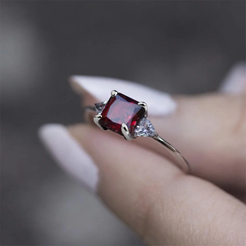 BETROTHAL. Garnet Silver Ring