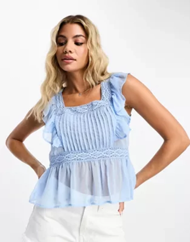 Miss Selfridge - Festival - Caraco plissé en mousseline et empiècement en dentelle - Bleu | ASOS