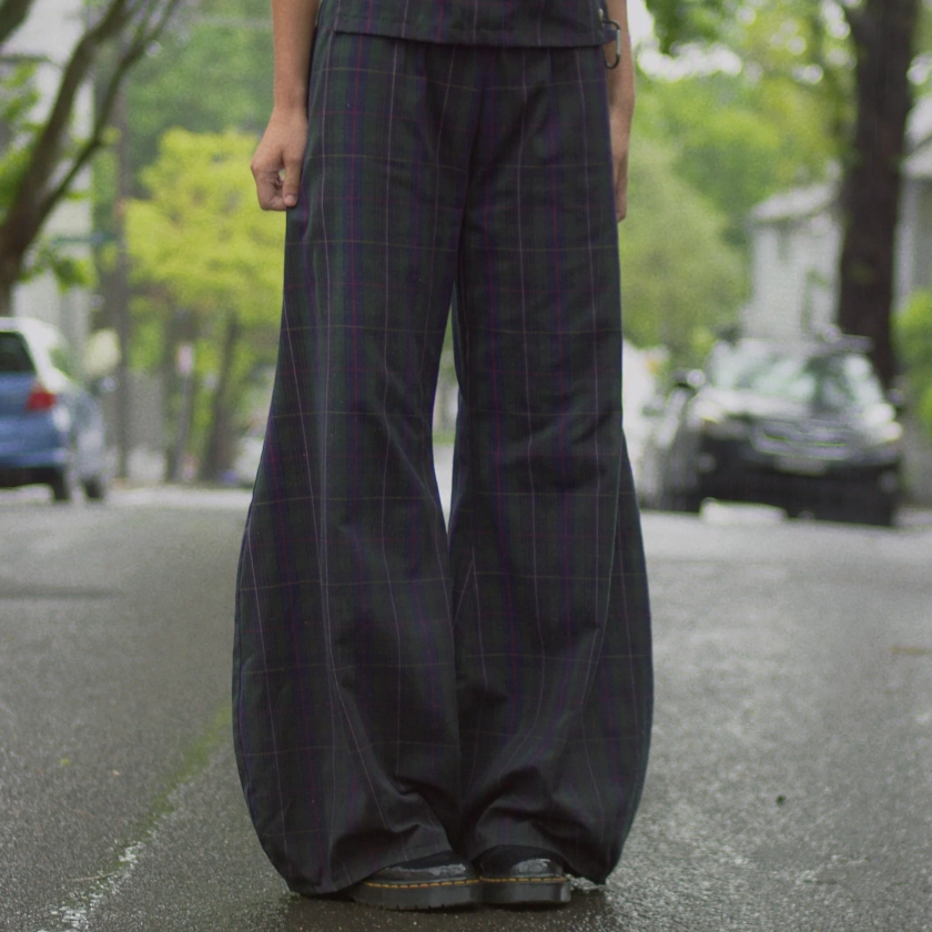 The Puff Pant In Moss