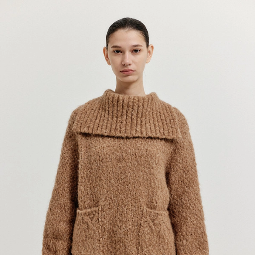 XATURE Oversized Knit Turtleneck - Brown