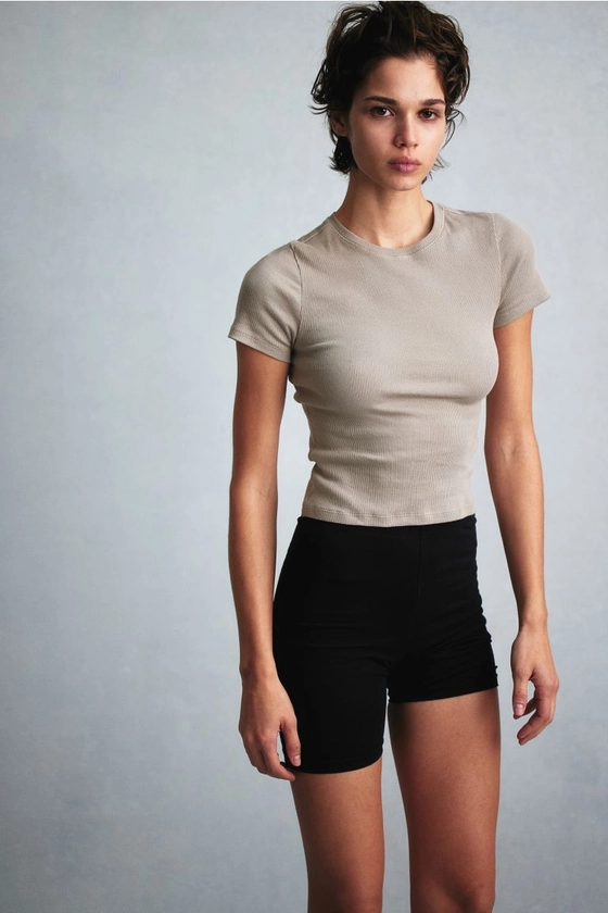 Fitted T-shirt - Light greige - Ladies | H&M GB