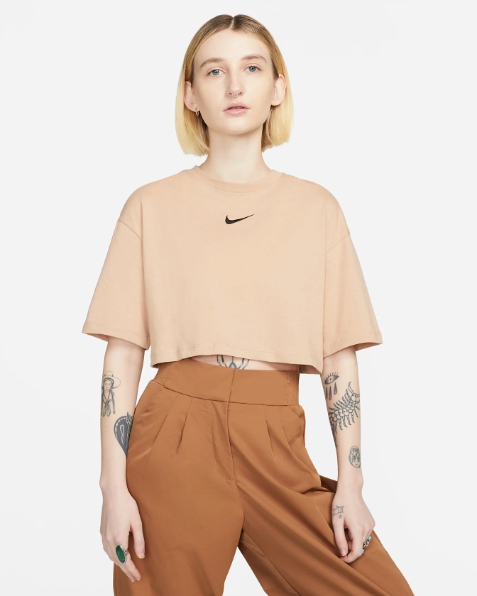 T-shirt court Nike Sportswear pour femme. Nike BE