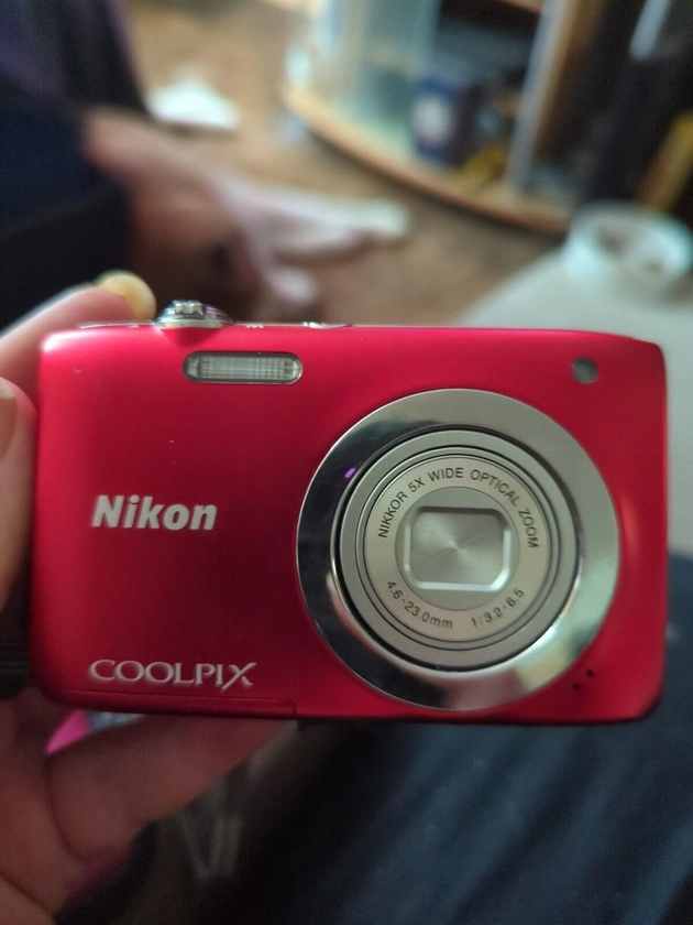 Nikon COOLPIX L23 10.1MP Digital Camera - Red